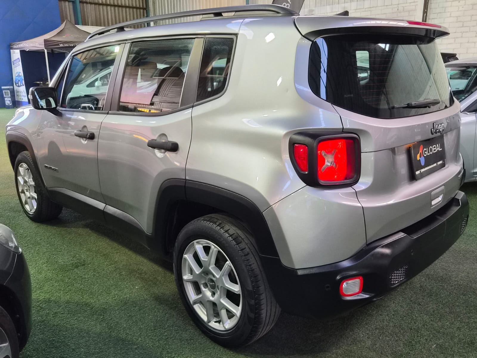 Jeep RENEGADE SPORT LX 2022 - Foto 2 de 10