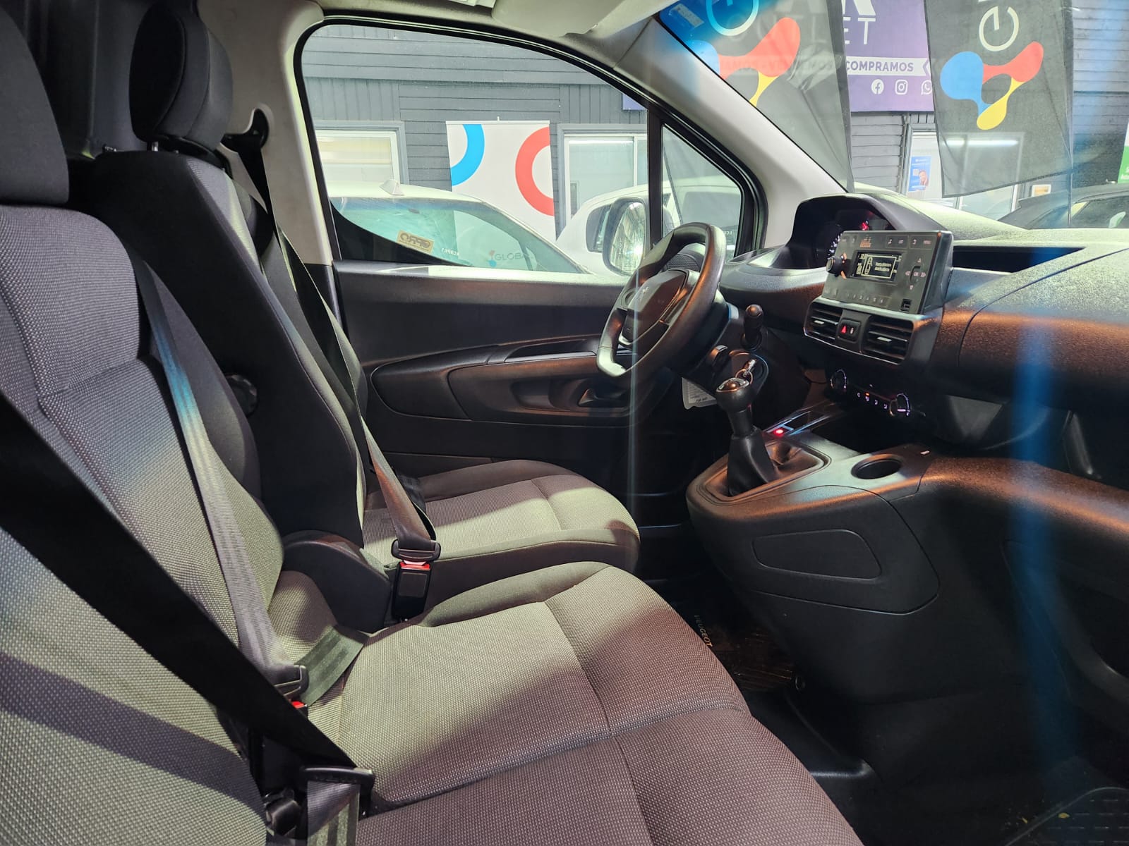 Peugeot PARTNER HDI 1.6 2022 - Imagen 7 de 10