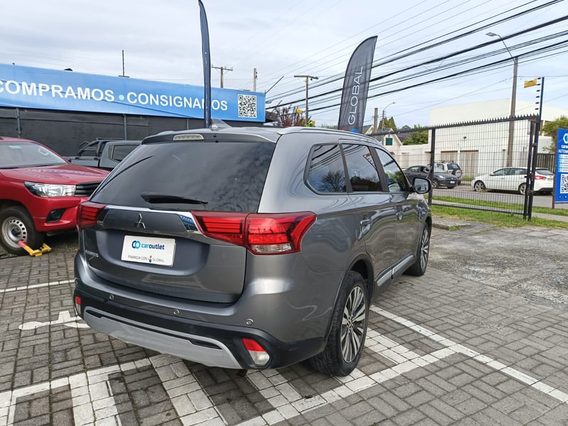 Mitsubishi OUTLANDER GLS 4X4 2.5 AT 2022 - Imagen 4 de 11