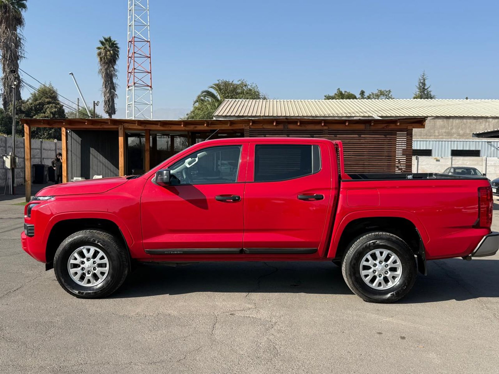 Mitsubishi L200 KATANA XR 2.4 2025 - Foto 2 de 20