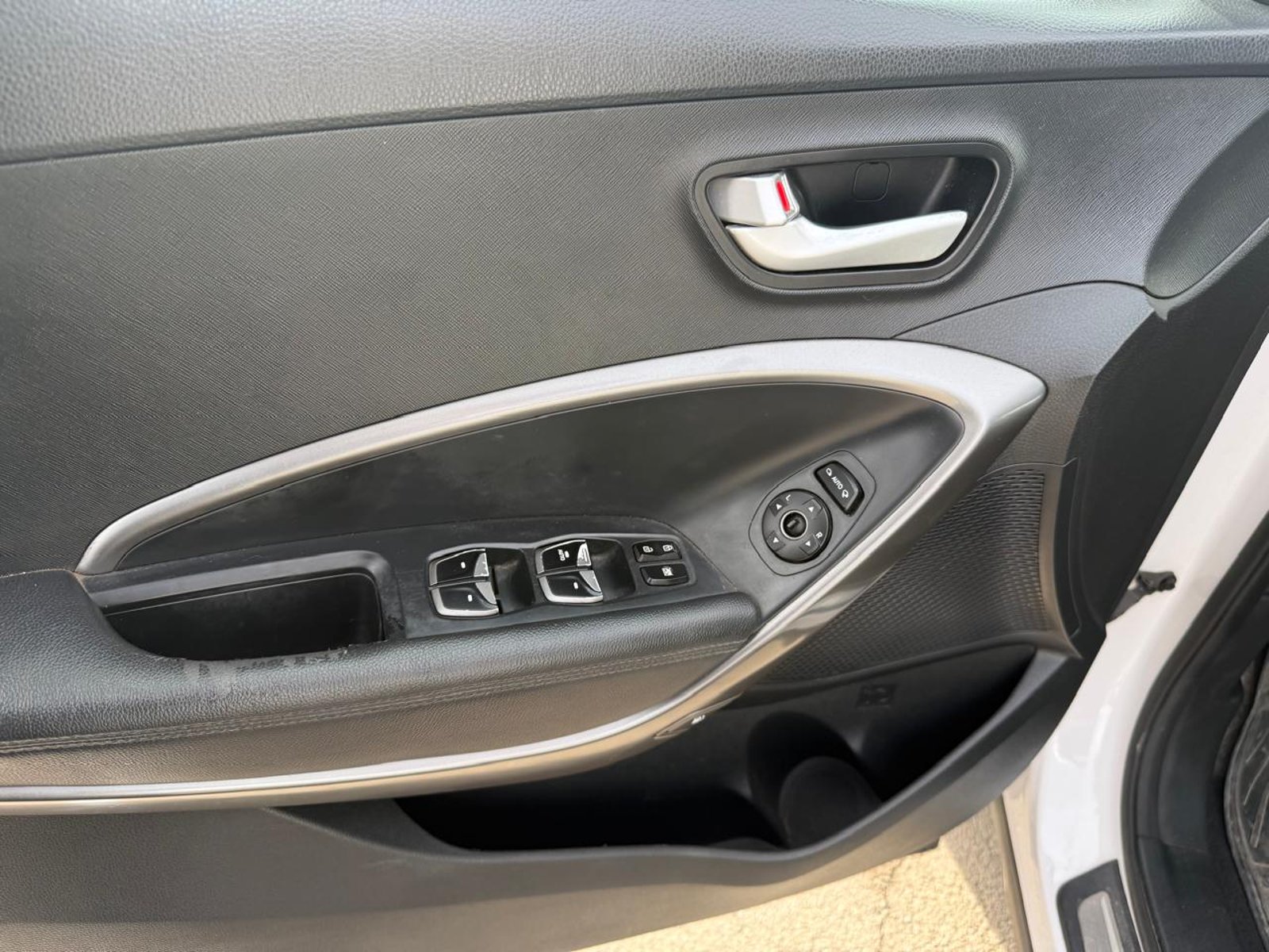Hyundai SANTA FE 2.4 GLS 2WD 2017 - Imagen 11 de 20