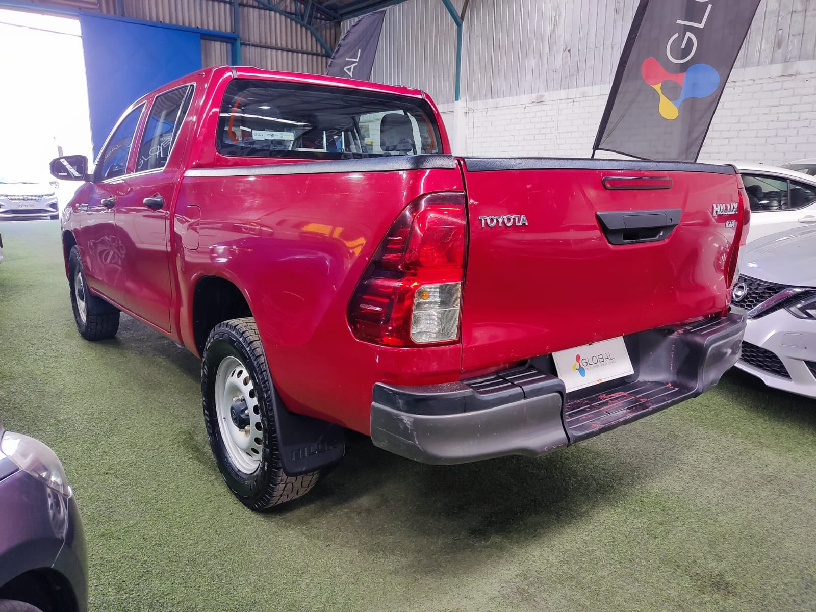 Toyota HI LUX DCAB MT 4X4 2.4 2024 - Imagen 3 de 14