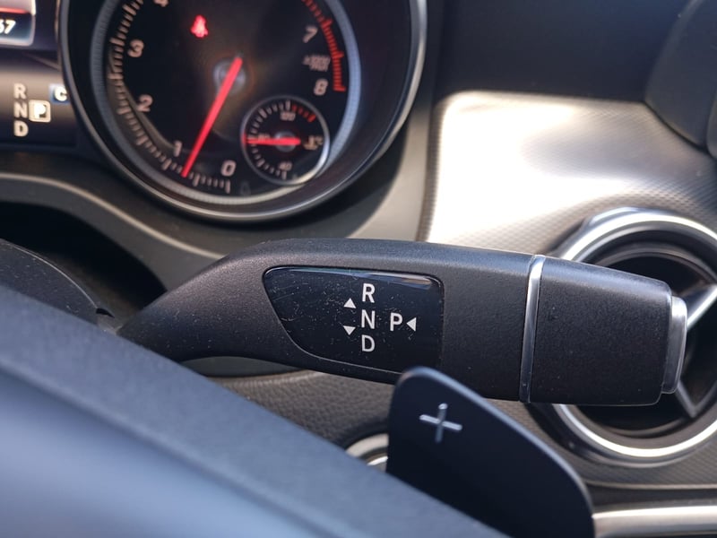 Mercedes-Benz GLA 200 HB 1.6 2020 - Imagen 10 de 14