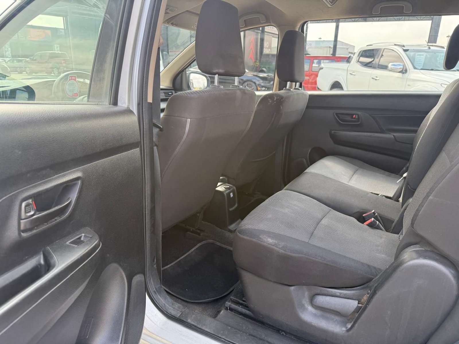 Suzuki ERTIGA GLX 1.5 2020 - Imagen 18 de 20