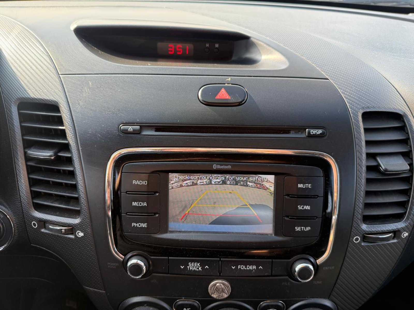Kia CERATO 5 EX 1.6L 6MT S. PACK 2018 - Imagen 17 de 20
