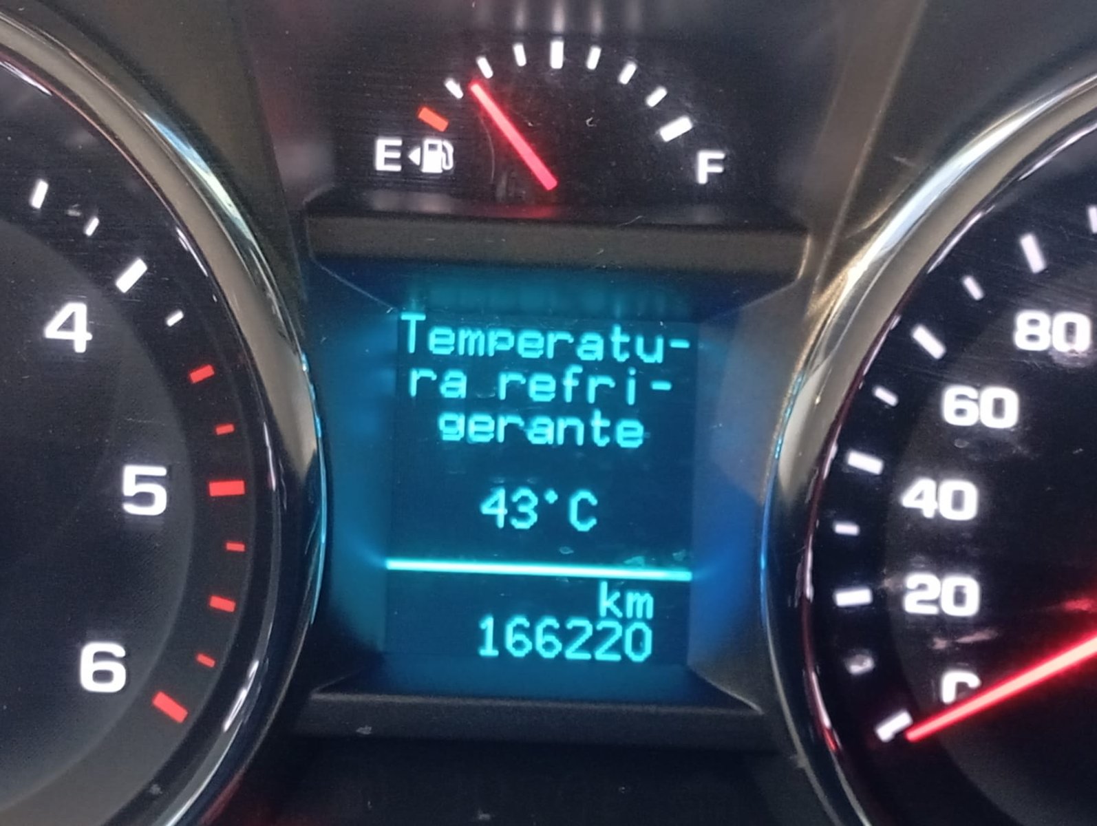 Chevrolet CAPTIVA 5 LT 2.2D AWD 6MT 2018 - Imagen 12 de 15