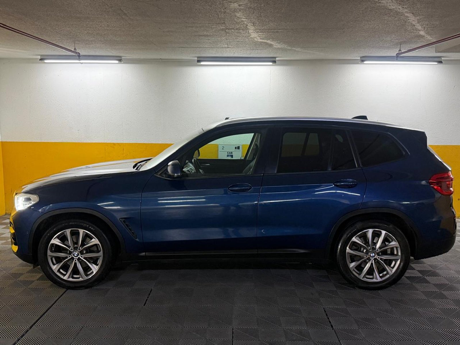 BMW X3 XDRIVE 20 D 2020 - Foto 2 de 20