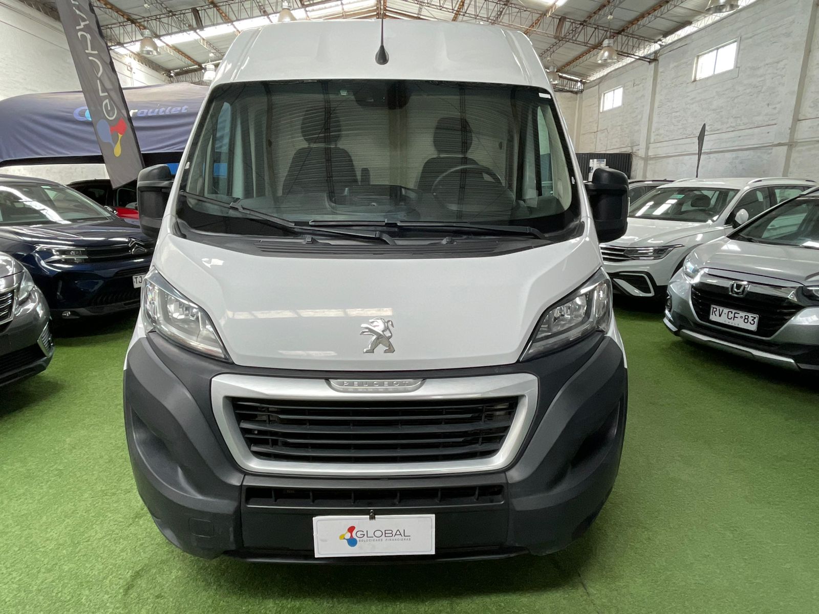 Peugeot BOXER L2H2 BLUEHDI 165 2.2 2024 - Imagen 8 de 11