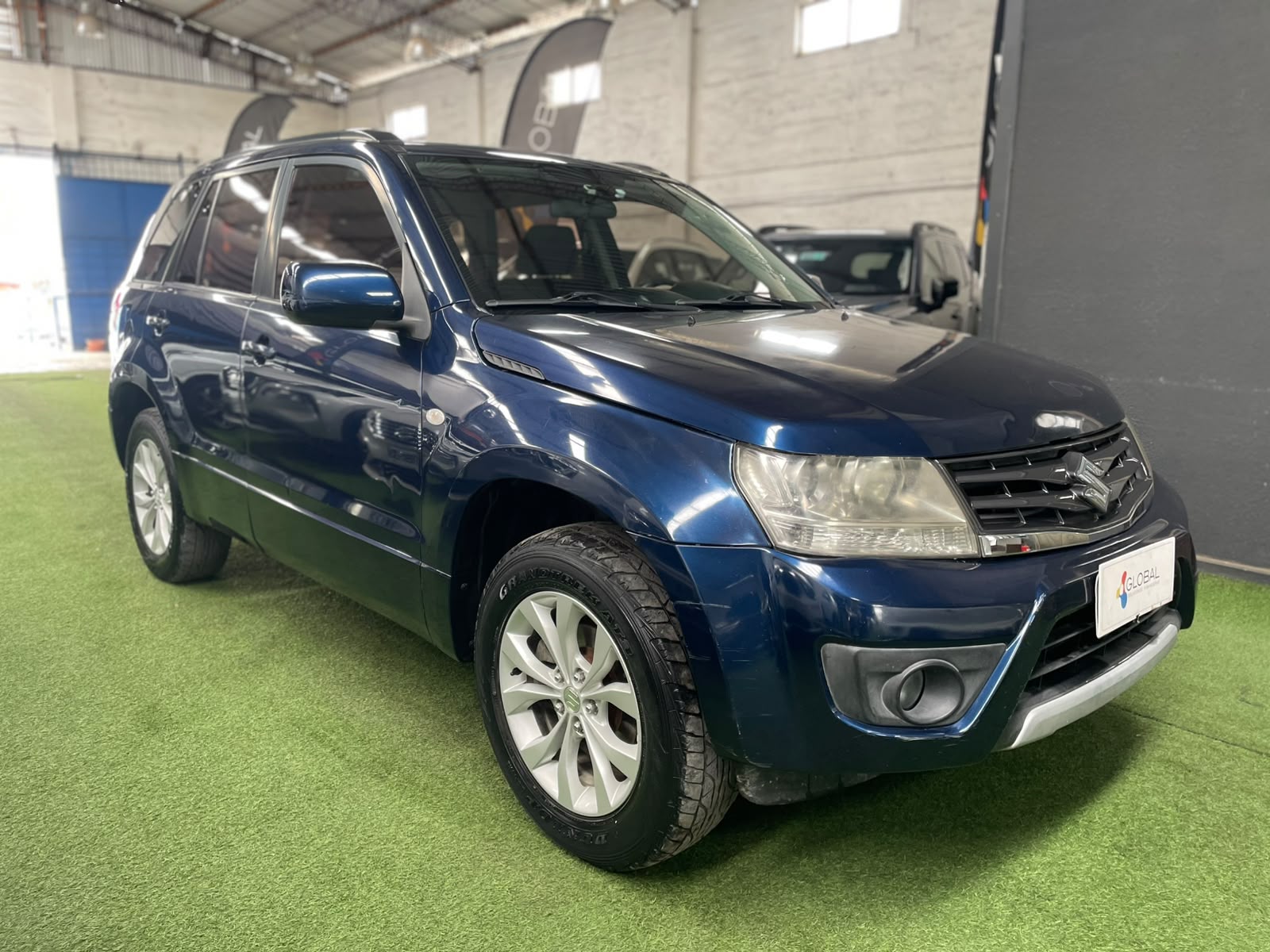Suzuki GRAND NOMADE GLX 2.4 2015 - Foto 5 de 13