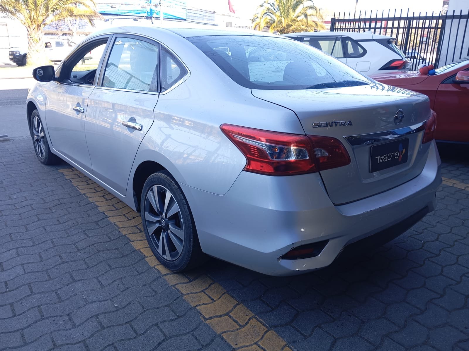 Nissan SENTRA 1.8 2018 - Foto 2 de 13