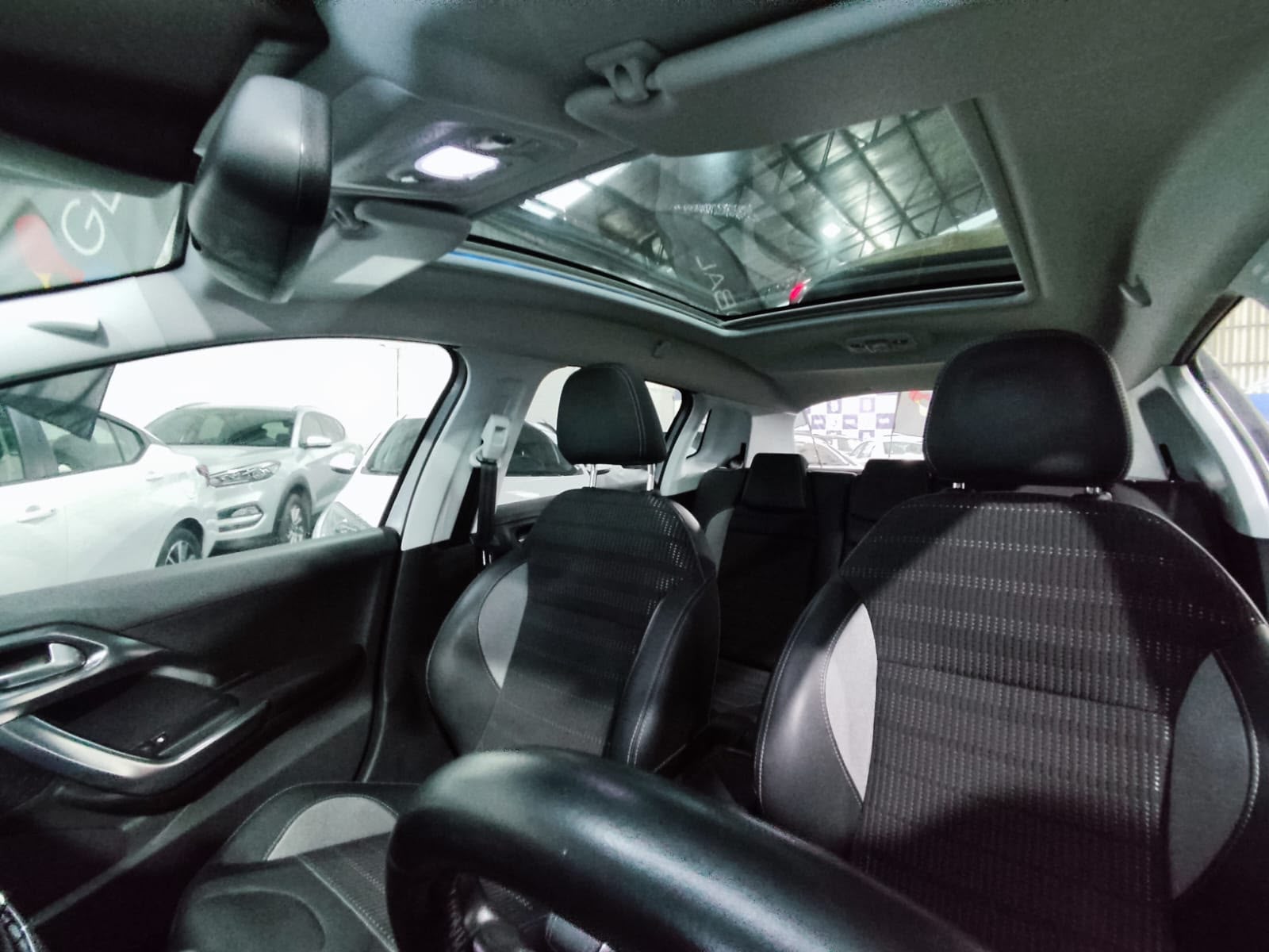 Peugeot 2008 ALLURE 1.2 AT 2018 - Imagen 13 de 13