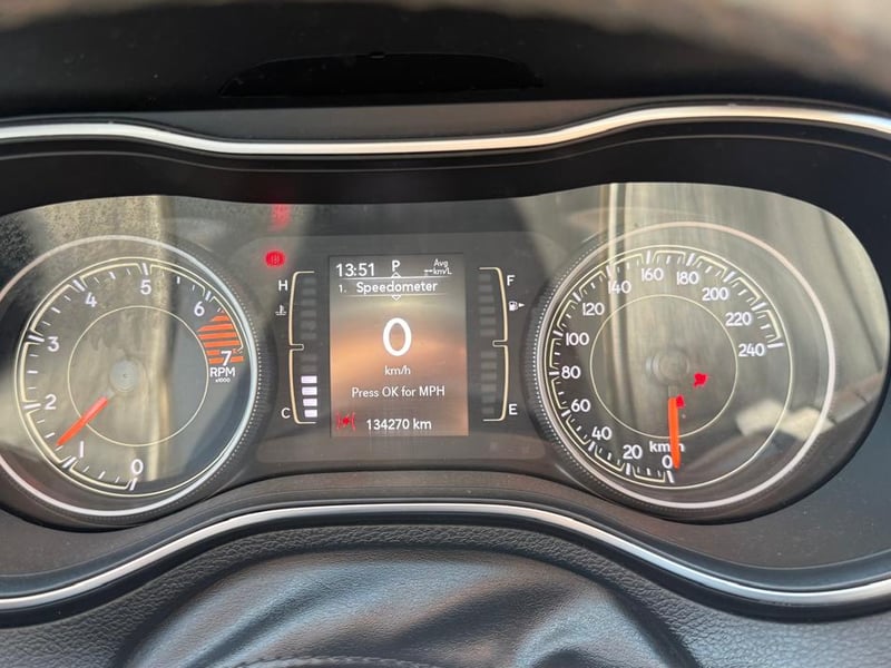Jeep CHEROKEE LONGITUDE 4X2 2019 - Imagen 15 de 20