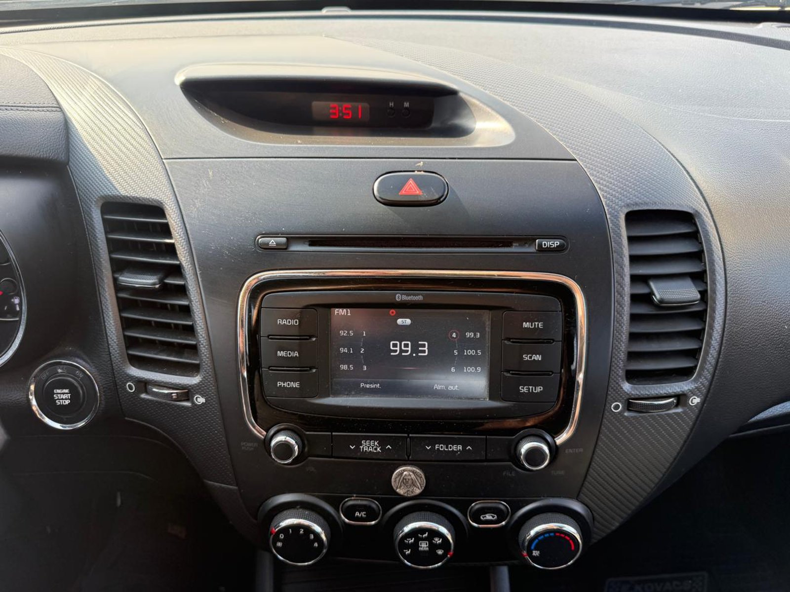 Kia CERATO 5 EX 1.6L 6MT S. PACK 2018 - Imagen 16 de 20