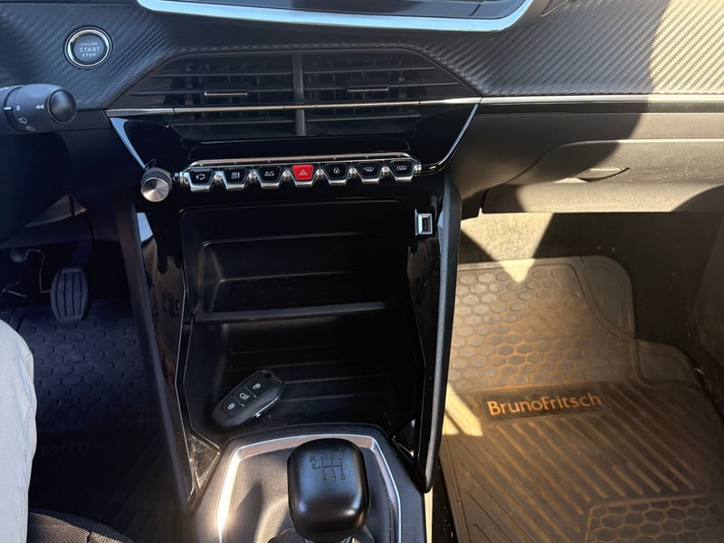 Peugeot 2008 BLUE HDI 100 TM 1.5 2022 - Imagen 7 de 9