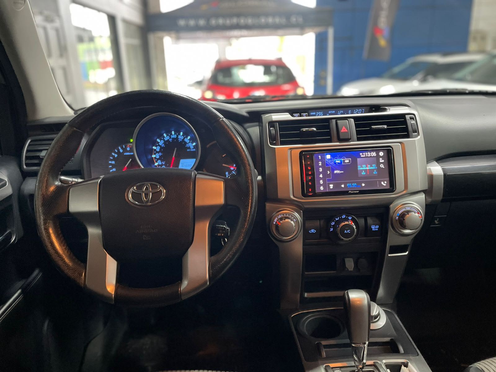 Toyota ALL NEW 4RUNNER SR5 4.0 AUT 2014 - Imagen 8 de 13