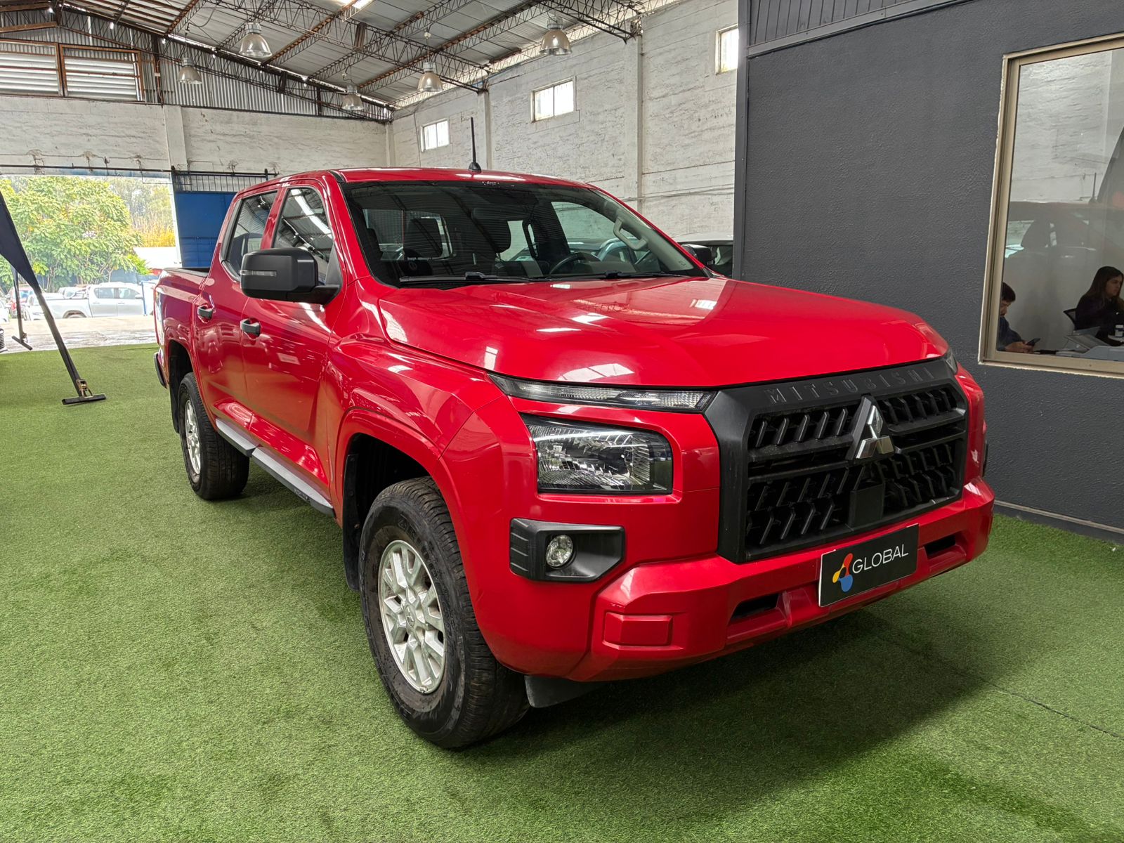 Mitsubishi L200 KATANA XRT 4X4 2.4 2024 - Foto 5 de 11