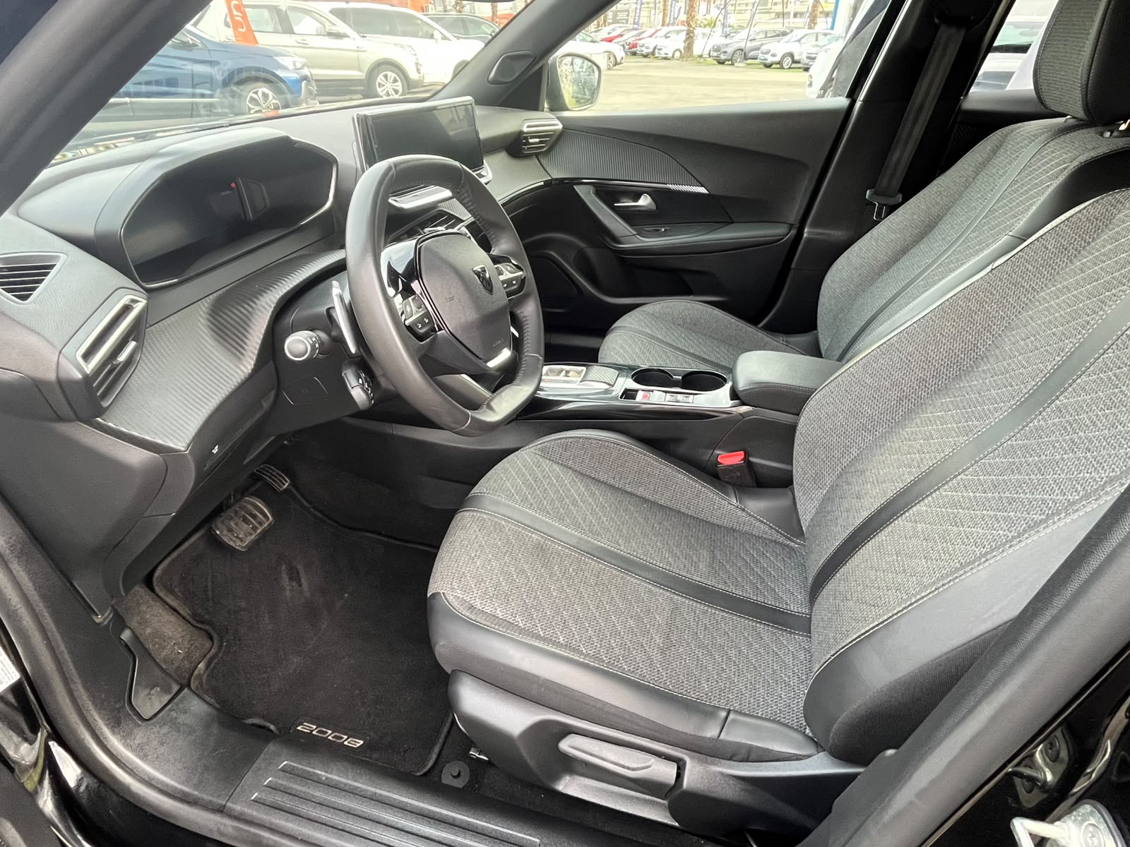 Peugeot 2008 BLUE HDI 130 EAT8 1.5 AUT 2025 - Imagen 9 de 18