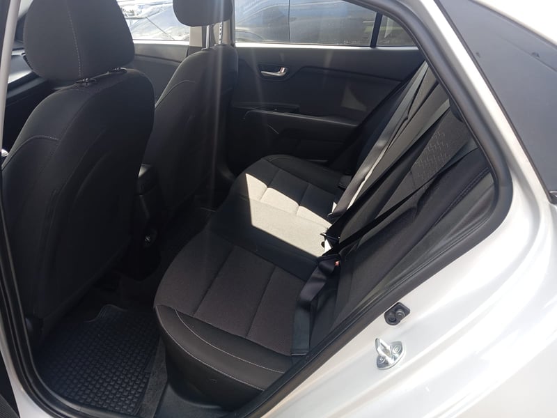 Kia RIO 4 6MT 1.4 2023 - Imagen 13 de 13