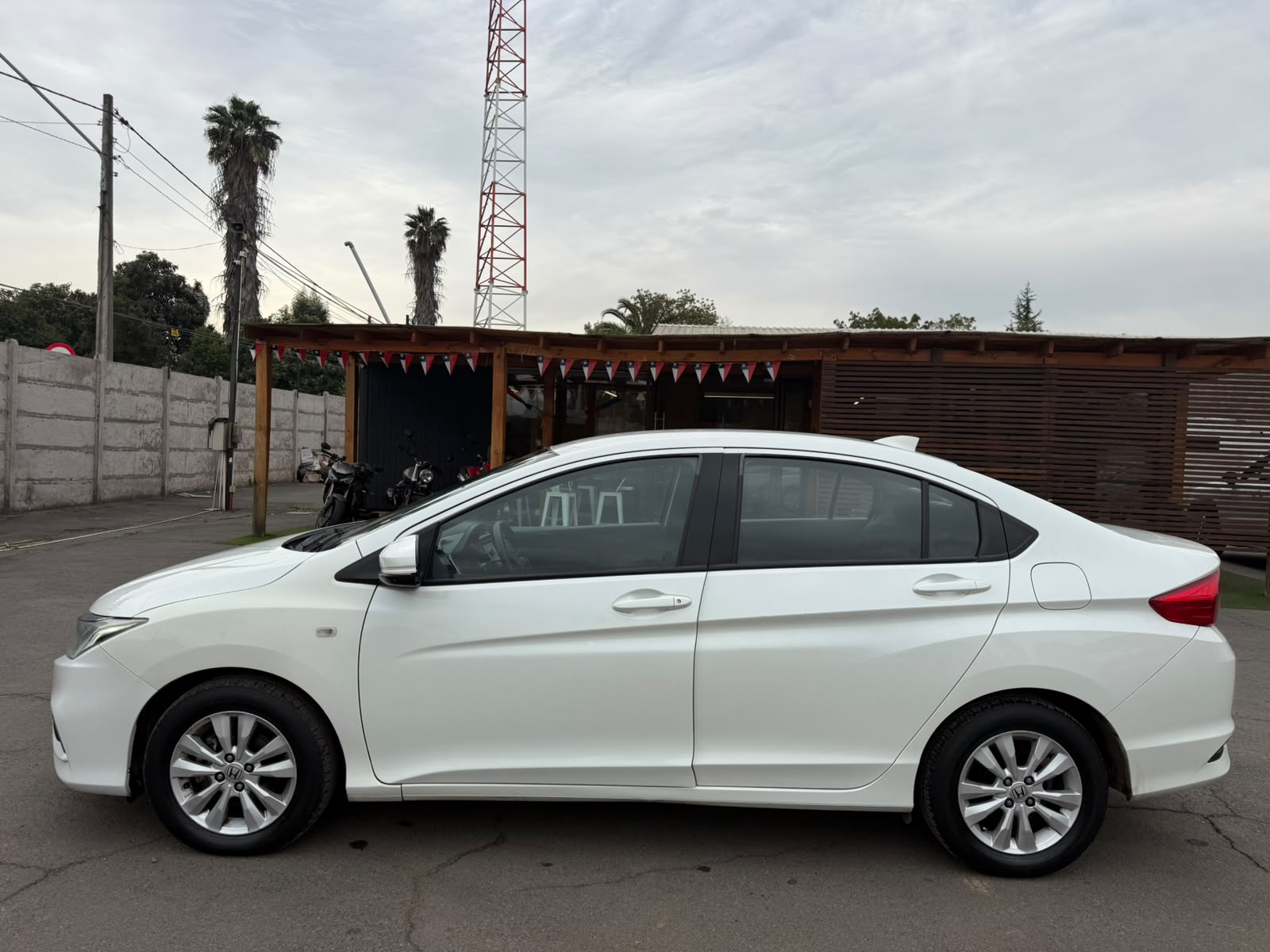Honda NEW CITY LX 1.5 2018 - Foto 2 de 20