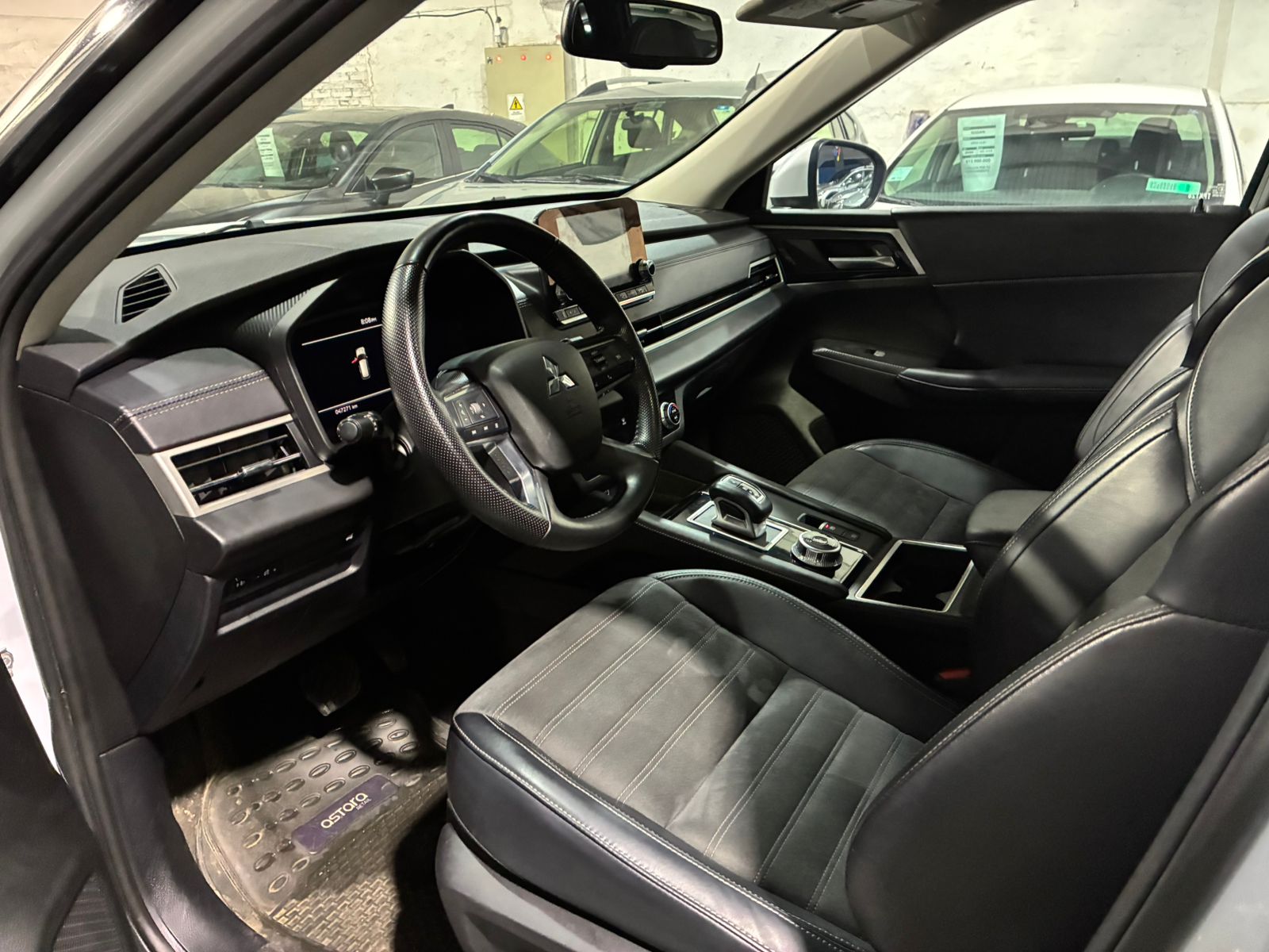 MITSUBISHI OUTLANDER GLS 4X4 2024 - Imagen 11 de 12