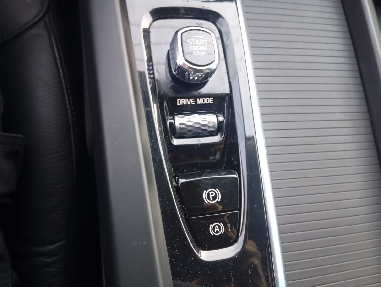 Volvo XC60 T5 MOMENTUM 4X4 2.0 AUT 2021 - Imagen 12 de 13