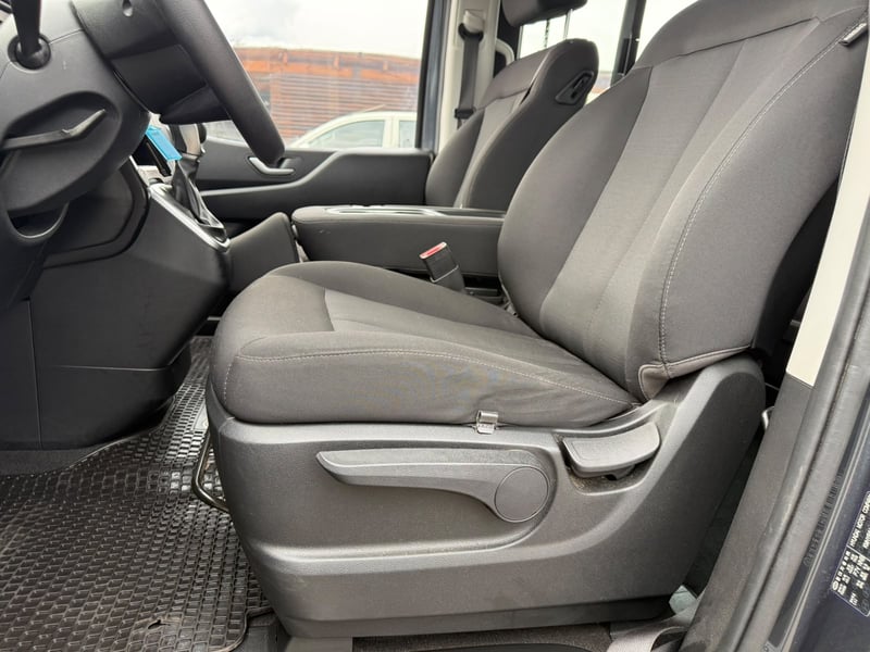 Hyundai STARIA US4 CRDI 2.2 AUT 2024 - Imagen 11 de 19