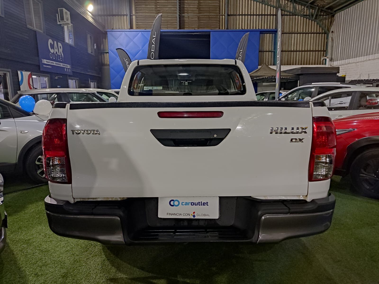 Toyota HI LUX DCAB MT 4X4 2.4 2024 - Imagen 3 de 11