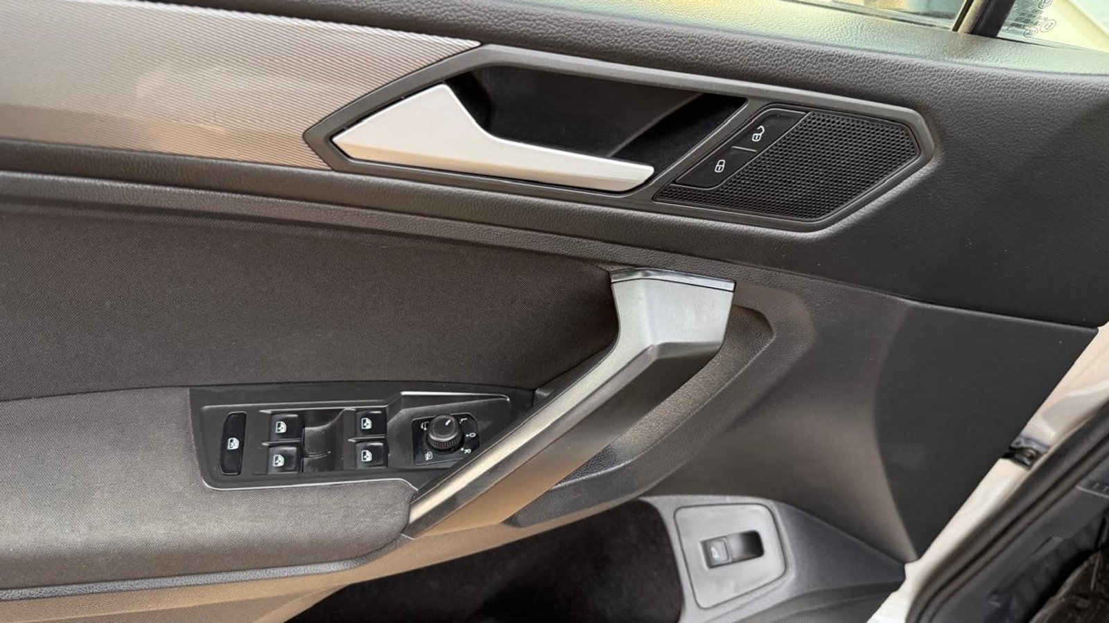VOLKSWAGEN TIGUAN 1.4 AT 2023 - Imagen 11 de 20