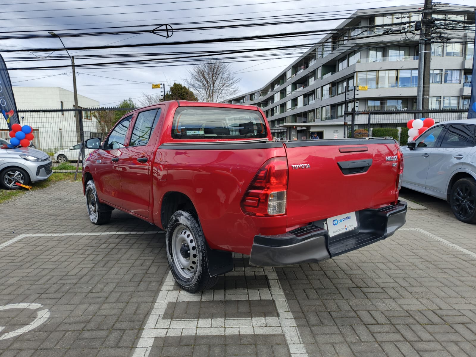 Toyota HI LUX DCAB MT 4X4 2.4 2024 - Foto 2 de 10