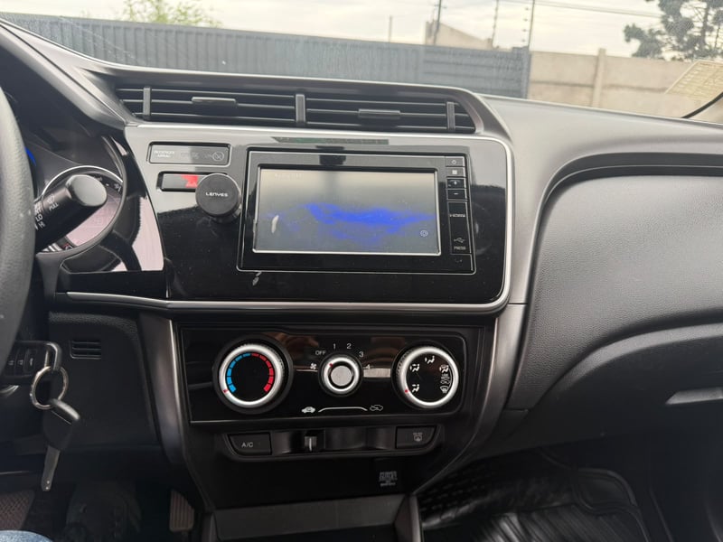 Honda NEW CITY LX 1.5 2018 - Imagen 15 de 20