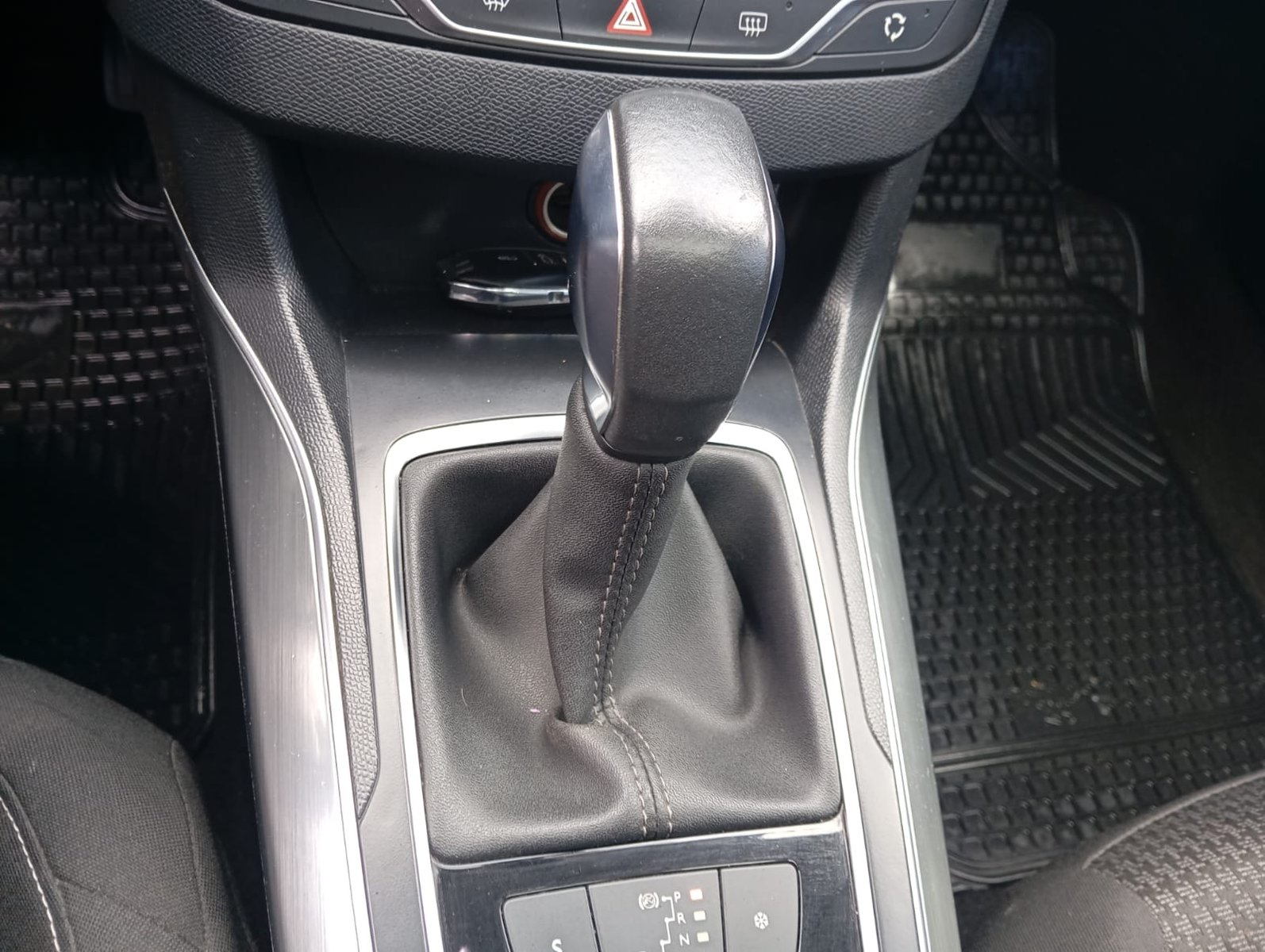 Peugeot 308 FELINE 1.6 BLUEHDI 120HP 2020 - Imagen 15 de 15