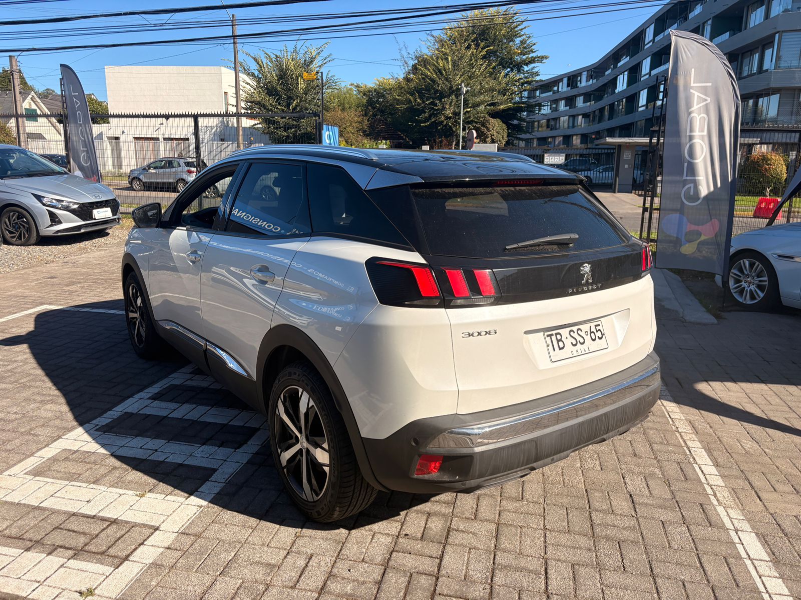 Peugeot 3008 BLUE HDI 130 EAT8 1.5 AUT 2024 - Foto 2 de 10