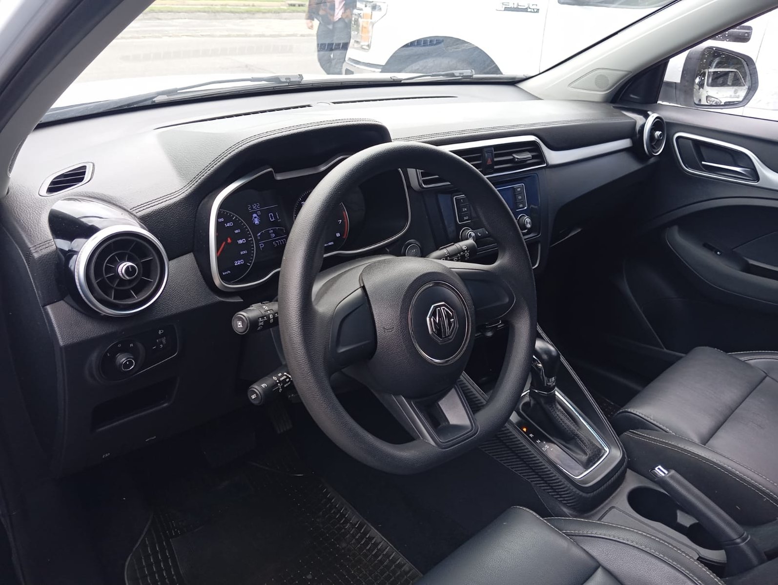 MG ZS 1.5 2023 - Imagen 10 de 13