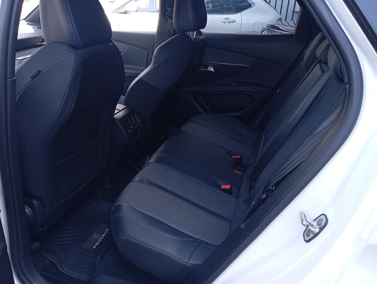 PEUGEOT 3008 BLUE HDI 130 EAT8 1.5 AUT 2024 - Imagen 12 de 12