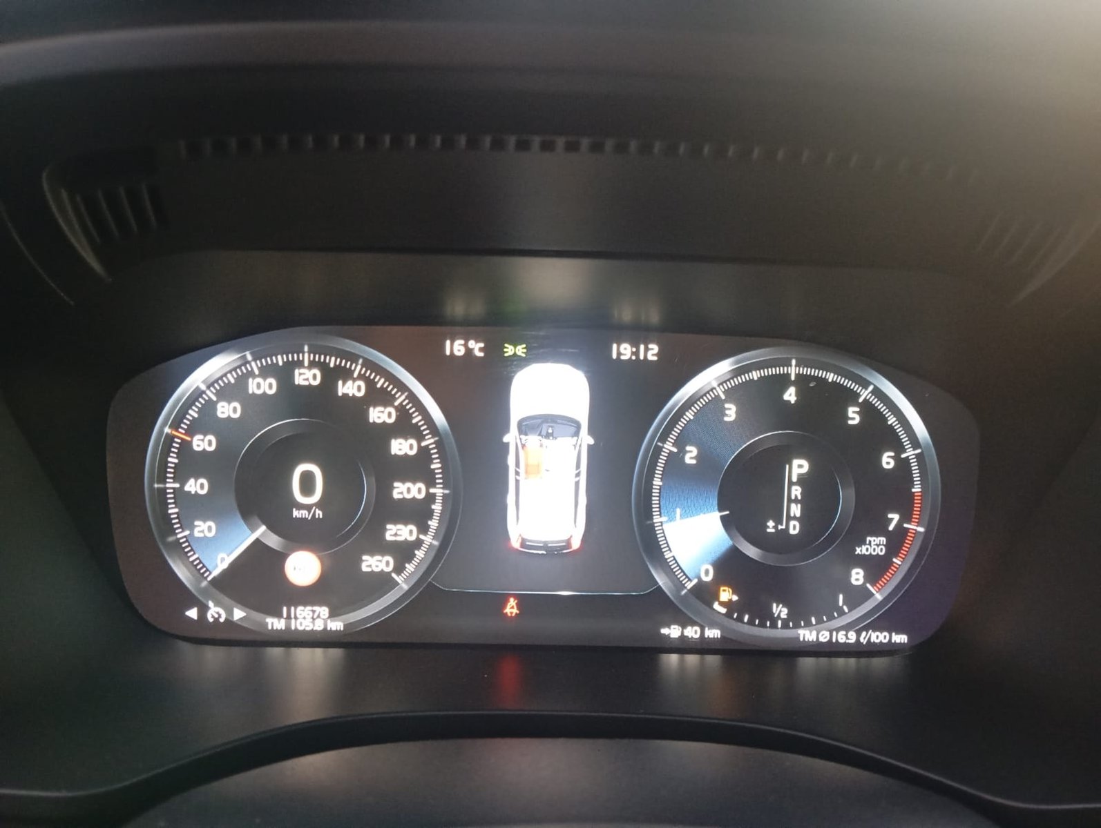 Volvo XC60 T5 MOMENTUM 4X4 2.0 AUT 2021 - Imagen 9 de 13