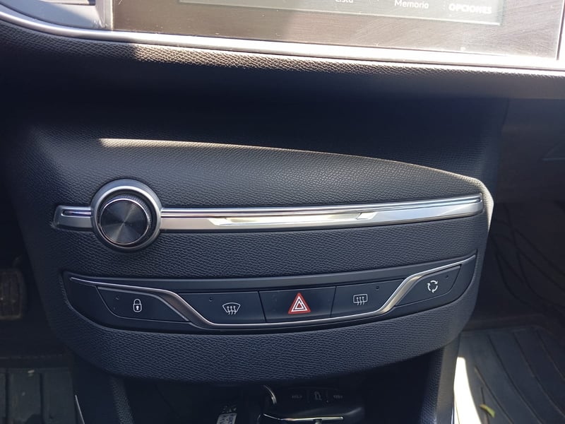 Peugeot 308 ALLURE BLUEHDI 1.5 2019 - Imagen 12 de 15
