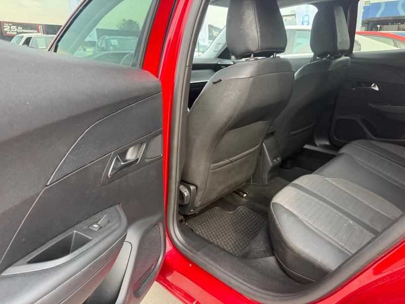 Peugeot 2008 ALLURE BLUEHDI 1.5 AUT 2022 - Imagen 19 de 20
