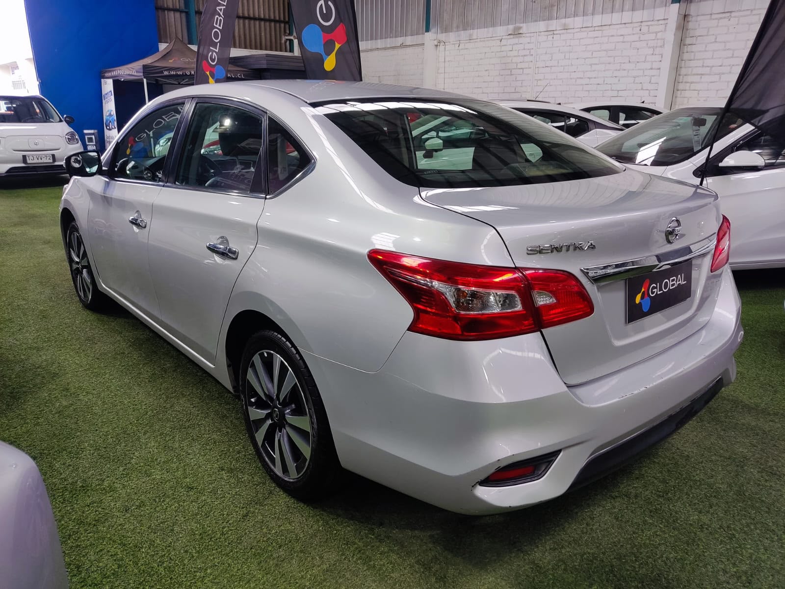 Nissan SENTRA 1.8 2018 - Foto 2 de 13