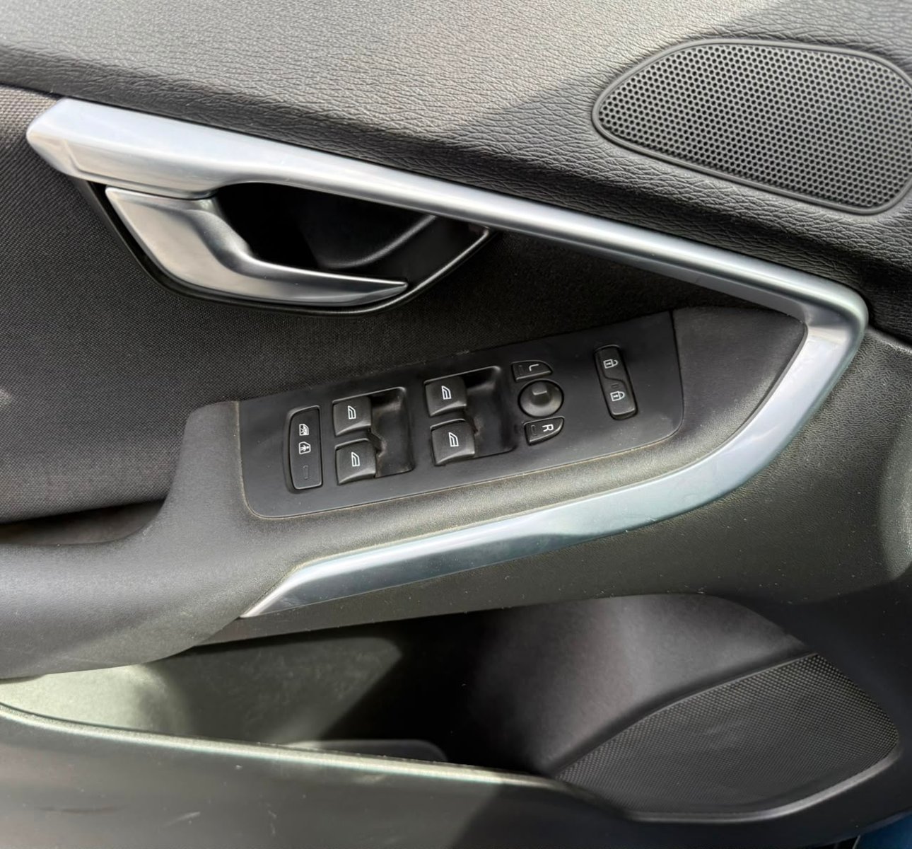 Volvo V40 T4 COMFORT 2015 - Imagen 10 de 19