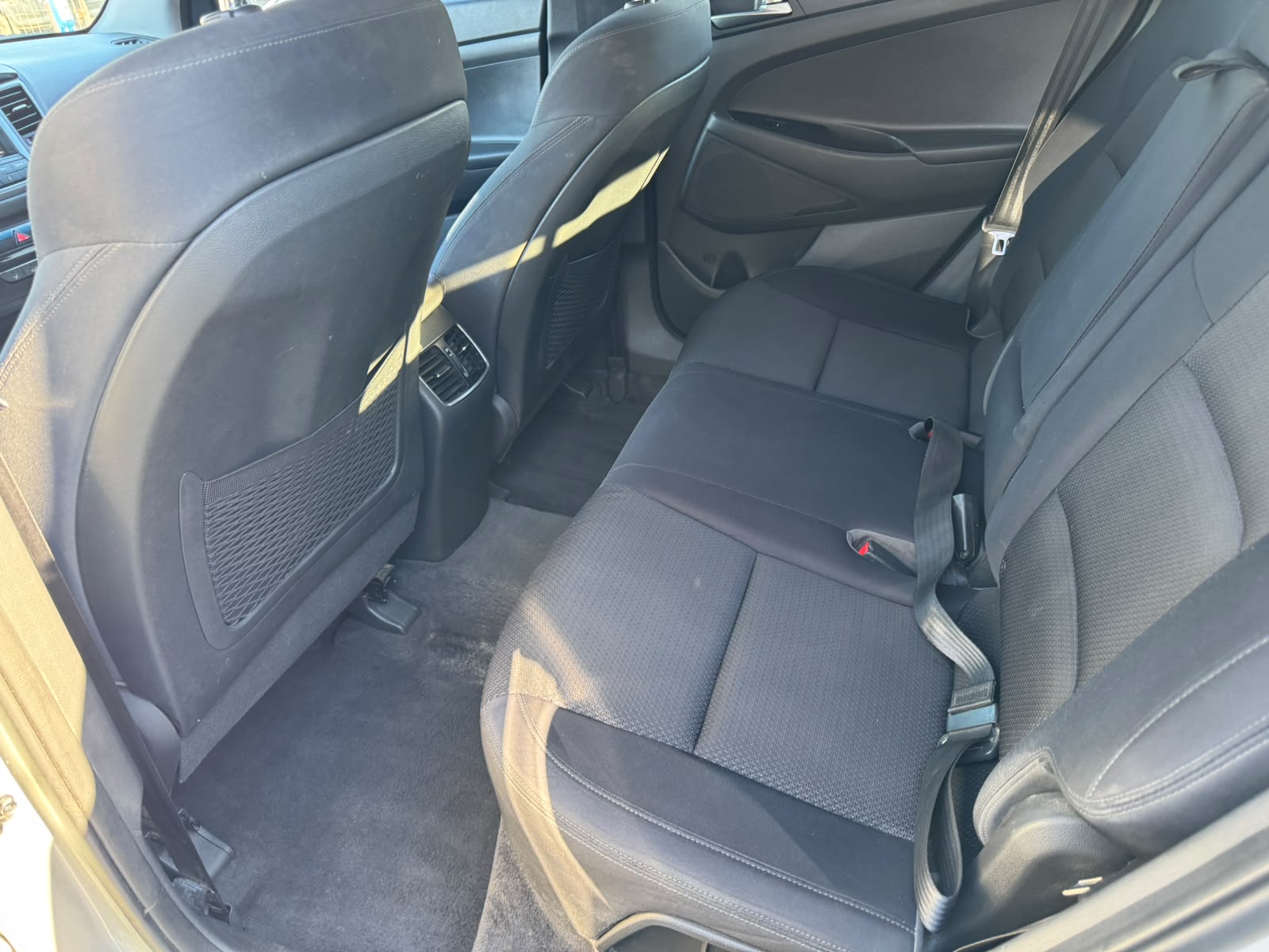 Hyundai TUCSON TL 2.0 AUT 2017 - Imagen 8 de 11