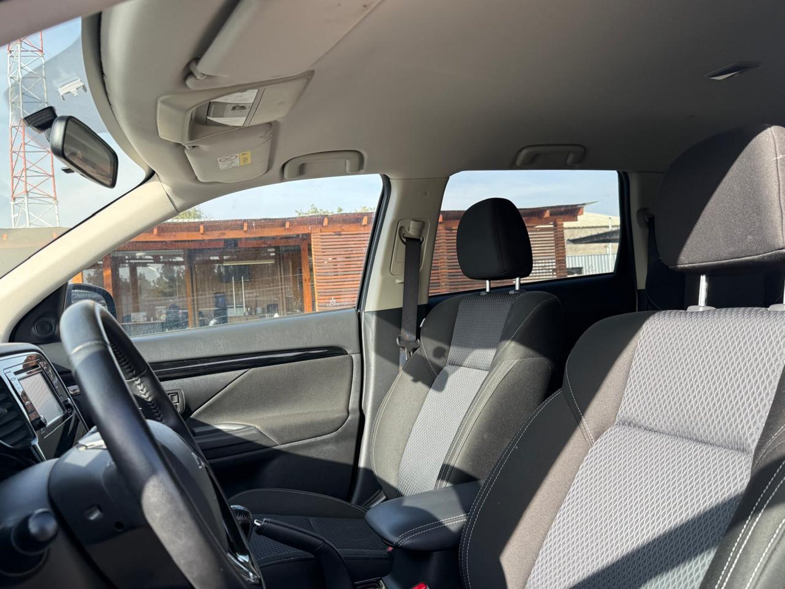 Mitsubishi OUTLANDER 2.0 2023 - Imagen 9 de 20
