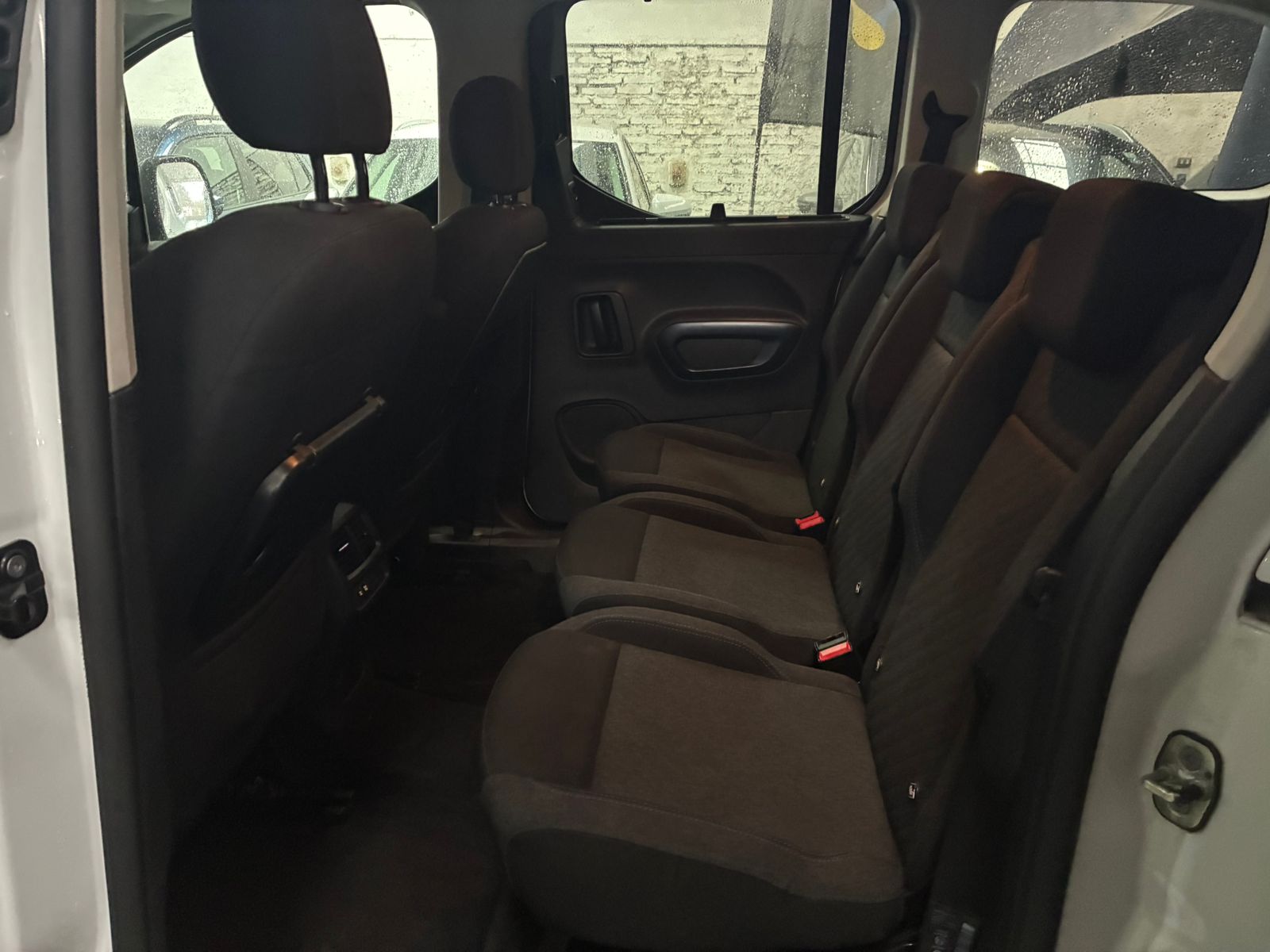 Peugeot RIFTER BLUE HDI 130 1.5 AUT 2023 - Imagen 10 de 12