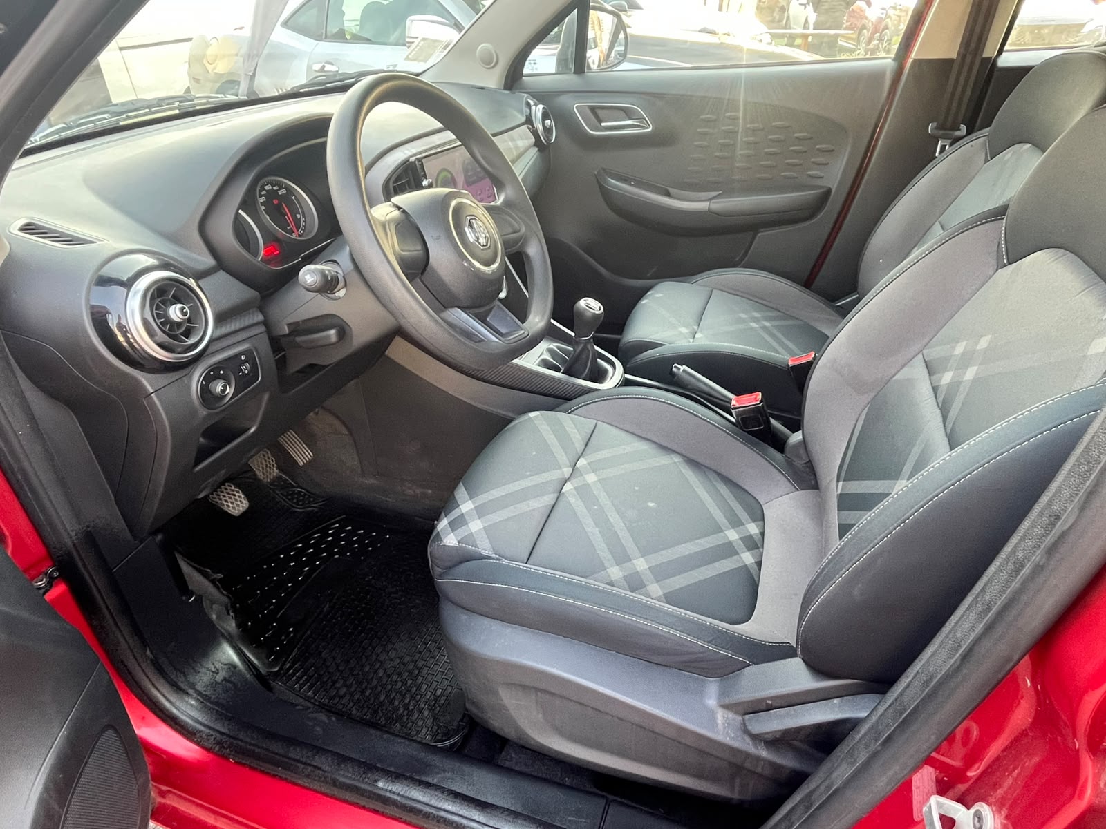 MG 3 HATCH BACK 1.5 2019 - Imagen 9 de 18