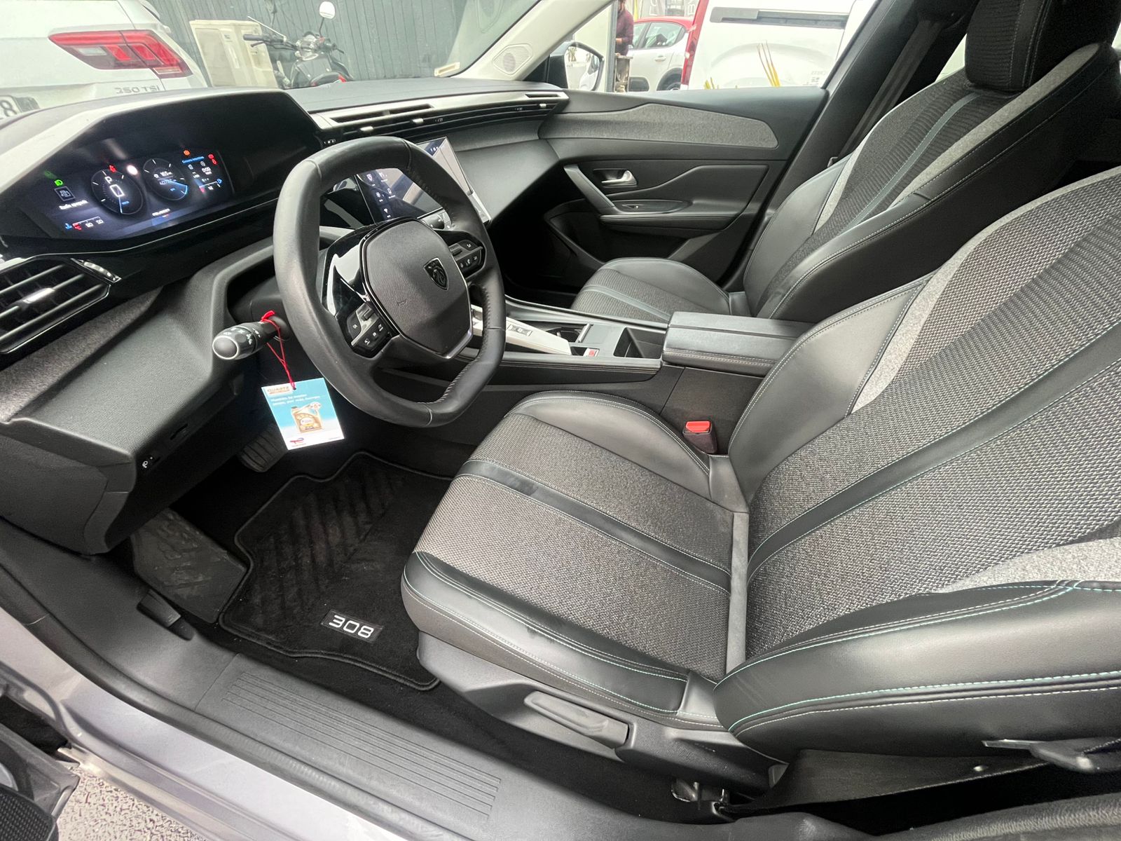 Peugeot 308 BLUEHDI 1.5 AUT 2024 - Imagen 9 de 18