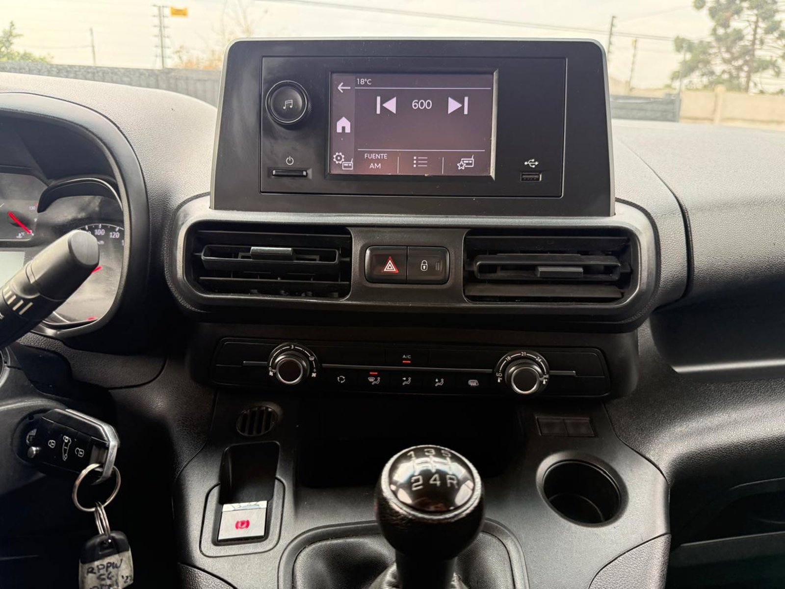 Opel COMBO 1.6 2022 - Imagen 16 de 20