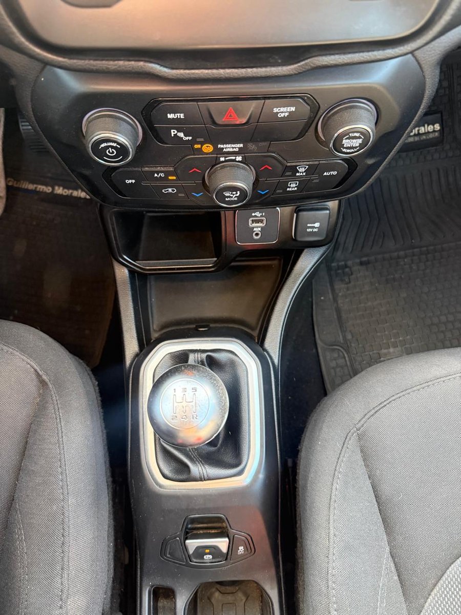 Jeep RENEGADE SPORT 1.8 2021 - Imagen 18 de 20