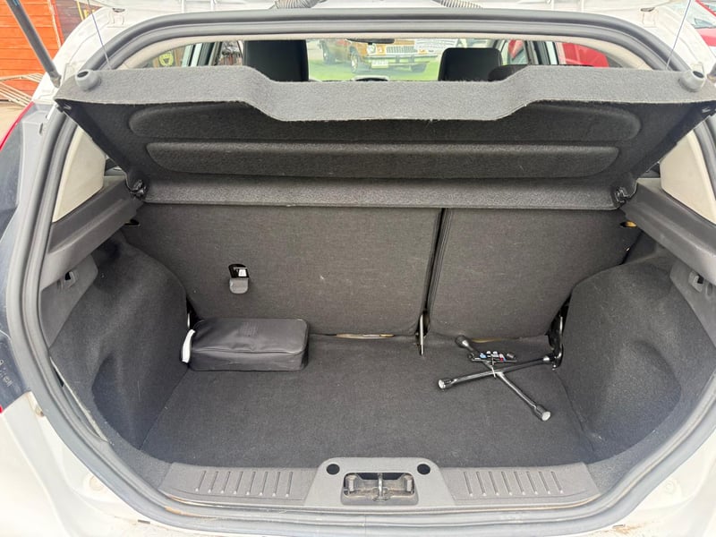 Ford FIESTA HB 1.6 2019 - Imagen 19 de 19