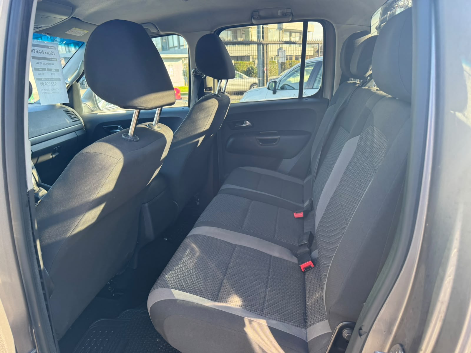 Volkswagen AMAROK COMFORTLINE 4X4 2.0 AUT 2023 - Imagen 10 de 11
