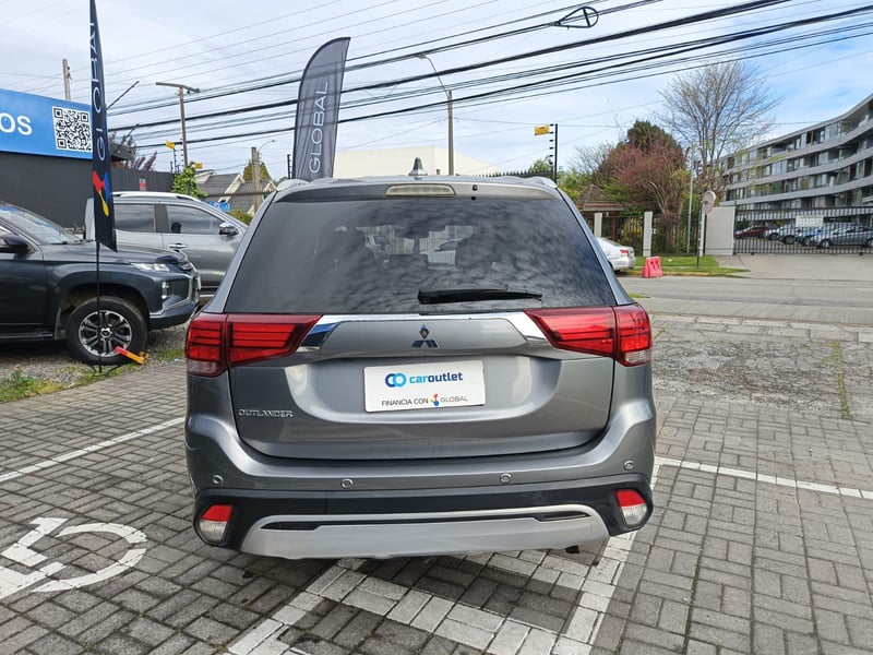 Mitsubishi OUTLANDER GLS 4X4 2.5 AT 2022 - Imagen 3 de 11