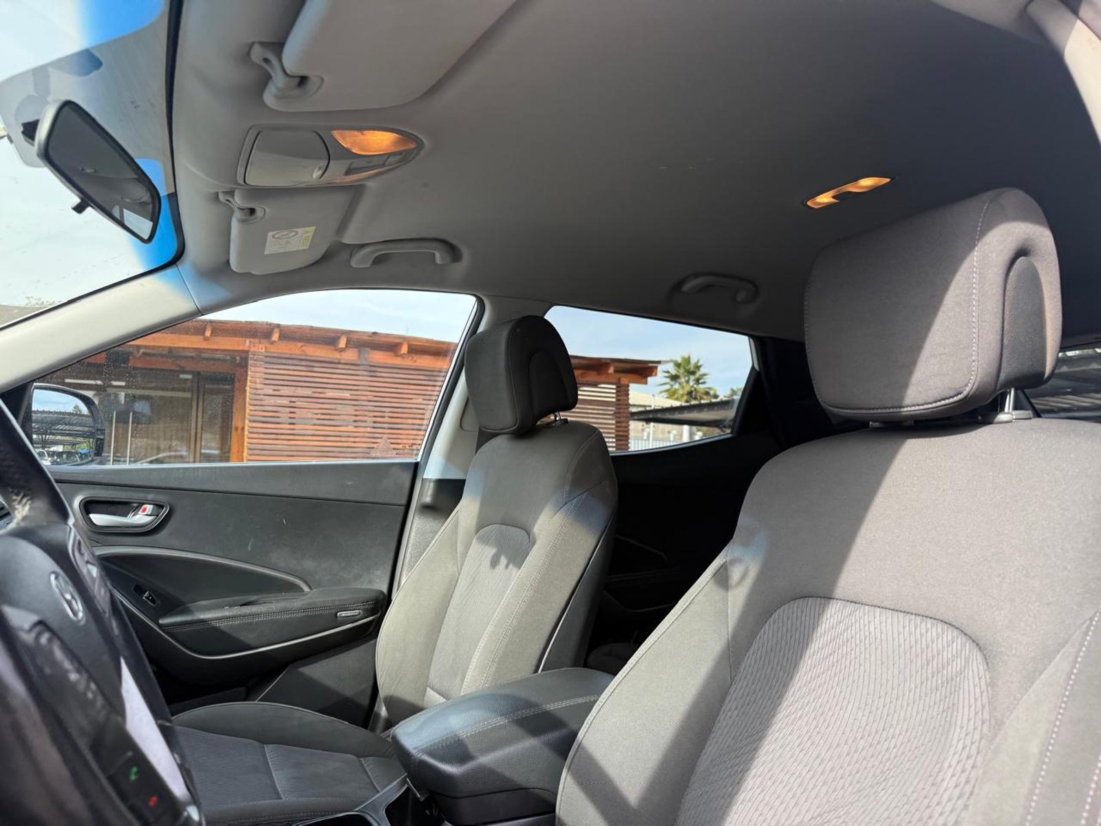 Hyundai SANTA FE 2.4 GLS 2WD 2017 - Imagen 9 de 20